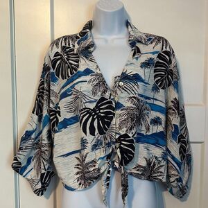 C & C California Linen Blend Tropical Button Up Cropped Shirt (Med - Women's)